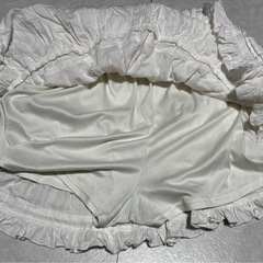 白 フリル ミニキュロットスカートの画像