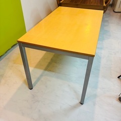 無料　今週中　テーブルサイズ70*120の画像