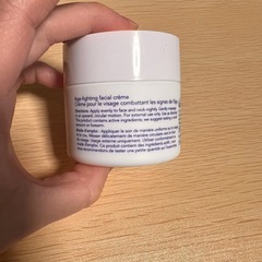 乳液　OLEHENRIKSENの画像