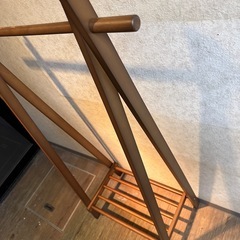 木製ハンガーラックの画像