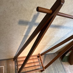 木製ハンガーラックの画像