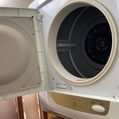 洗濯機と乾燥機の画像