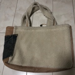 モコモコバッグの画像