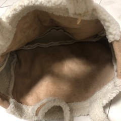 モコモコバッグの画像