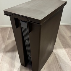 ニトリ 消臭スリムペダルペール - ブラウン45L（2コ）/ 30L（1コ）セットの画像