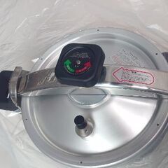 『✨新品✨』理研　RIKEN　圧力鍋　8L 日本製安全弁付きの画像