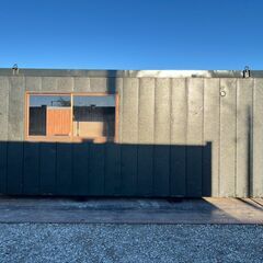 【三重】① 4坪ハウス　(土日引き取り可)　エアコン　8畳　コンテナハウス　ユニット　トレーラー　大型　事務所　倉庫　物置　【配送可】の画像