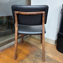 美品フェイクレザーダイニングチェアの画像