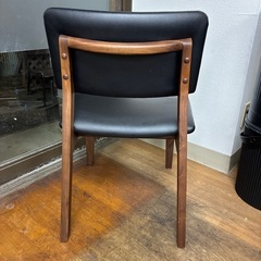 美品フェイクレザーダイニングチェアの画像