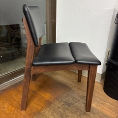 美品フェイクレザーダイニングチェアの画像
