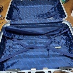 【
どうせ捨てるだけですので…】スーツケース大サイズの画像