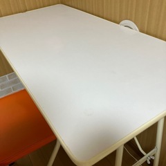 机　椅子　セット　　勉強机　パソコンの画像