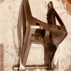 YAMAHA MT01のスイングアームの画像