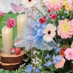 ビックフラワー3つ、蝶々飾り3つ、ポール立て2つ
の画像