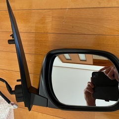 トヨタ　NCP100系ラクティス　右ミラーの画像