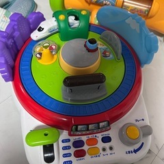 子供用おもちゃ多数の画像