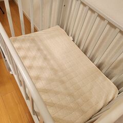 カトージ　キャスター付ベビーベット　60×90　マット付きの画像