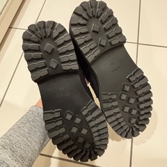 【美品】vivaia アーモンドトゥ プラットフォーム トラックソールローファーの画像