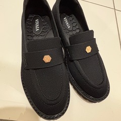【美品】vivaia アーモンドトゥ プラットフォーム トラックソールローファーの画像