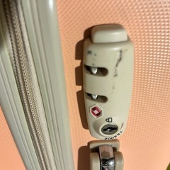 Sサイズ キャリーケース   ピンクの画像