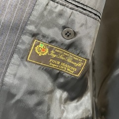 D'URBAN【ダーバン】日本製 ストライプウールスーツ　ダークグレー BB6 サイズXL メンズスーツ セットアップ グレーの画像