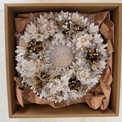 【新品未使用】クリスマスリース　ナチュラルリーフ　ホワイトゴールドシルバーの画像