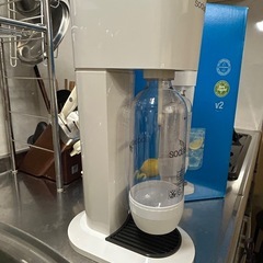 ソーダストリーム【中古】〜外箱・説明書・新品ガスシリンダー1本あり〜の画像