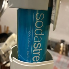 ソーダストリーム【中古】〜外箱・説明書・新品ガスシリンダー1本あり〜の画像