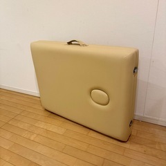 折りたたみマッサージベッドの画像