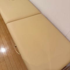 折りたたみマッサージベッドの画像