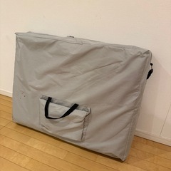 折りたたみマッサージベッドの画像