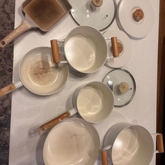 アイリスオーヤマ 鍋、フライパンセット売りの画像