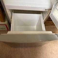 小型2ドア冷蔵庫　ひとり暮らしや2台目の冷蔵庫に最適の画像