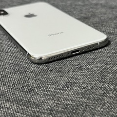 激安　iPhone XS 64GB シルバー　SIMフリーの画像