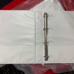 あげます。新品4穴A4バインダー・5冊の画像