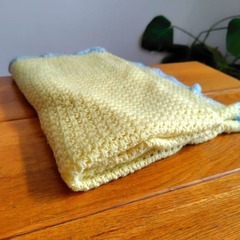 ハンドメイド　ニットブランケット　ひざ掛け　おくるみ　ストール　100×80cmの画像