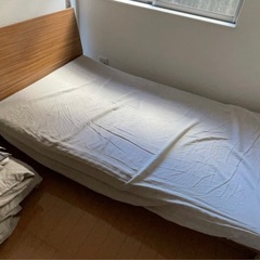 セミダブルベッドの画像