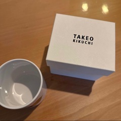 【新品未使用】TAKEO KIKUCHI 蝶ネクタイデザインマグカップの画像