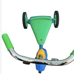 昔ながらの三輪車の画像