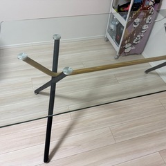 ダイニングテーブルの画像