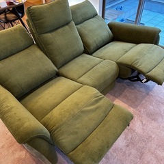 3人掛けソファ 電動 USBポート オリーブグリーン 抹茶色の画像