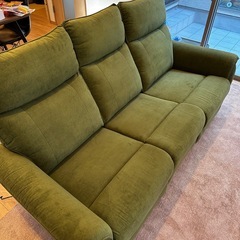 3人掛けソファ 電動 USBポート オリーブグリーン 抹茶色の画像