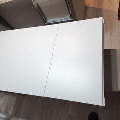 IKEA　伸縮式ダイニングテーブル(2人掛け)の画像