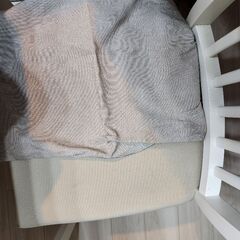 IKEA　伸縮式ダイニングテーブル(2人掛け)の画像