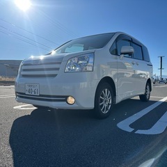 トヨタ　ノアxLセレクション⭐️4WD⭐️車検8年11月⭐️夏＆スタッドレスタイヤ　全てコミコミ価格の画像