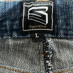 ◇essentials subjects Sacrifice  デニムパンツの画像