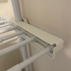 【ニトリ】ランドリーラック　つっぱり洗濯機ラック ソルヴィ (IMPV)の画像