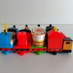 トーマス　5車両　ハッピーセット 2017年　バンダイの画像