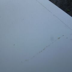 中古 会議用テーブル 折りたたみスタッキングテーブル 天板サイズ180㎝×45㎝ 天板白色 レバーで天板が起きるタイプです! の画像