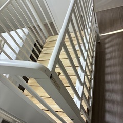 白い大和屋のベビーベッドの画像